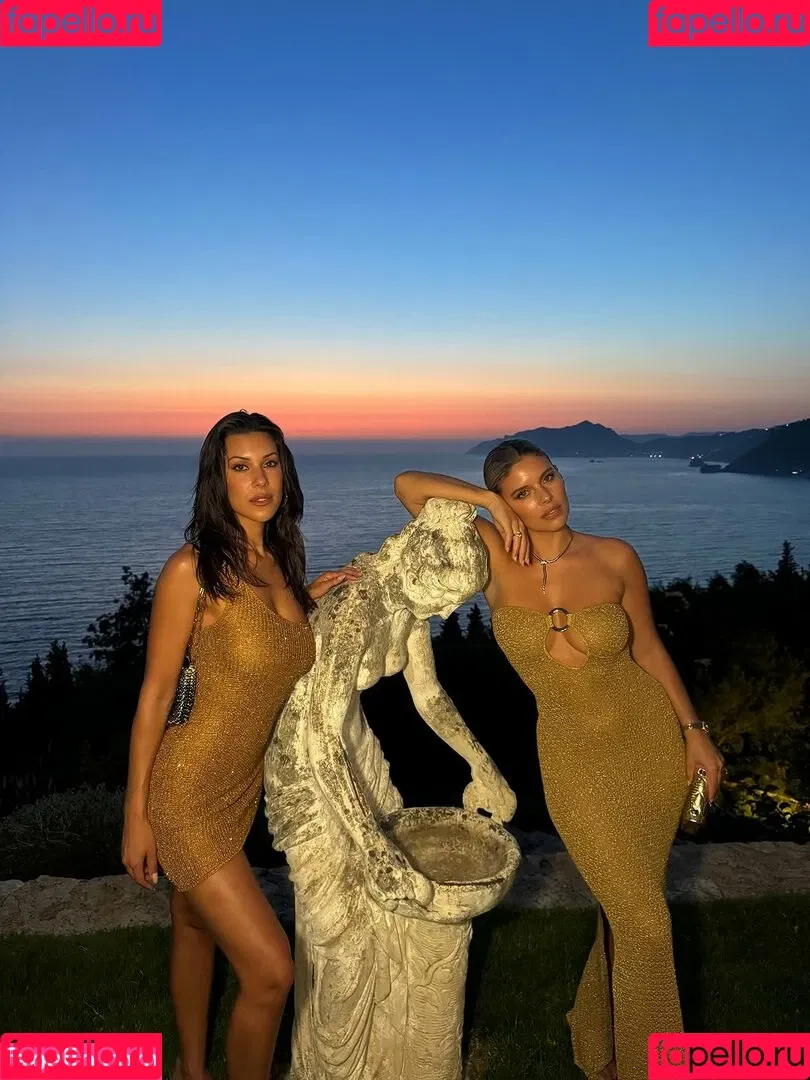 Natasha Oakley / tashoakley Onlyfans Photo Gallery 