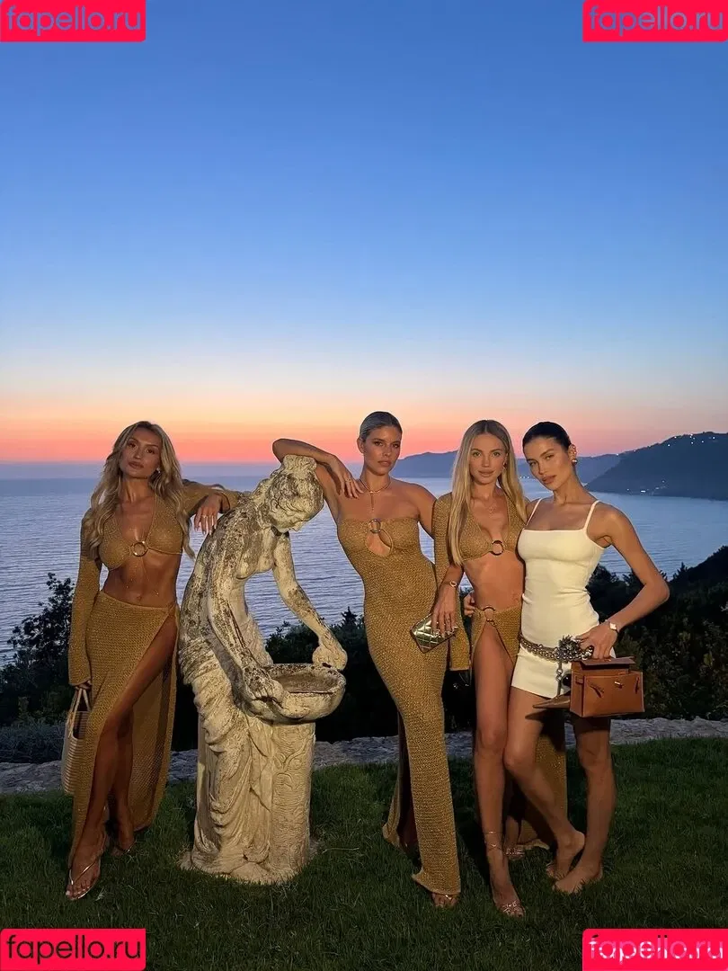 Natasha Oakley / tashoakley Onlyfans Photo Gallery 