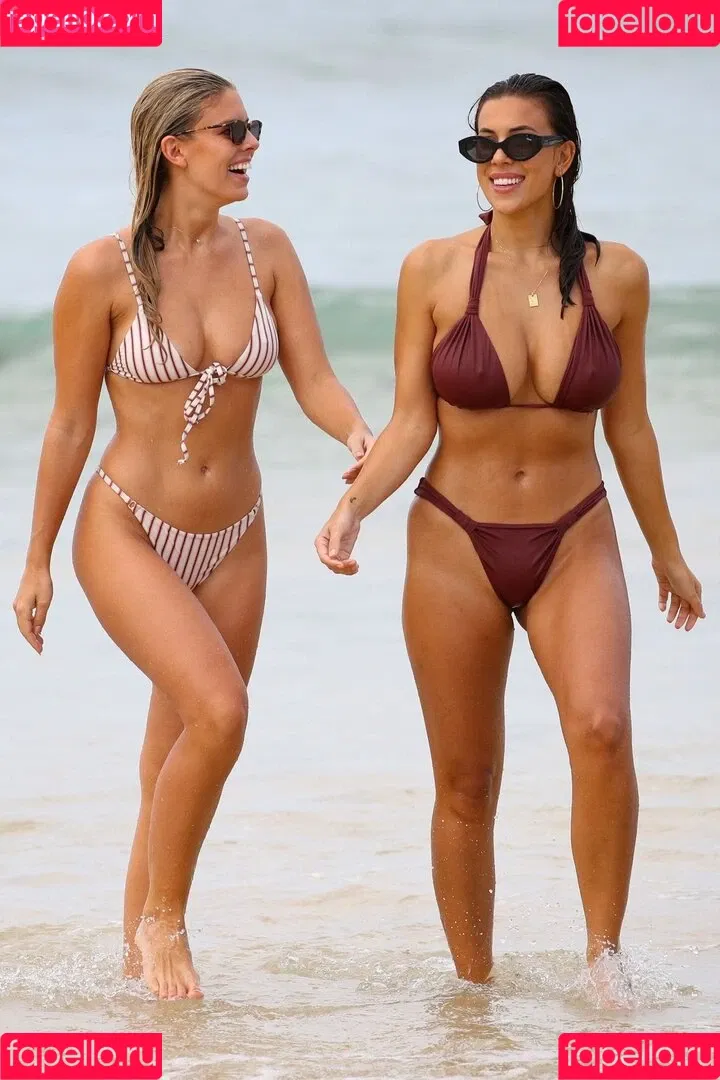 Natasha Oakley / tashoakley Onlyfans Photo Gallery 