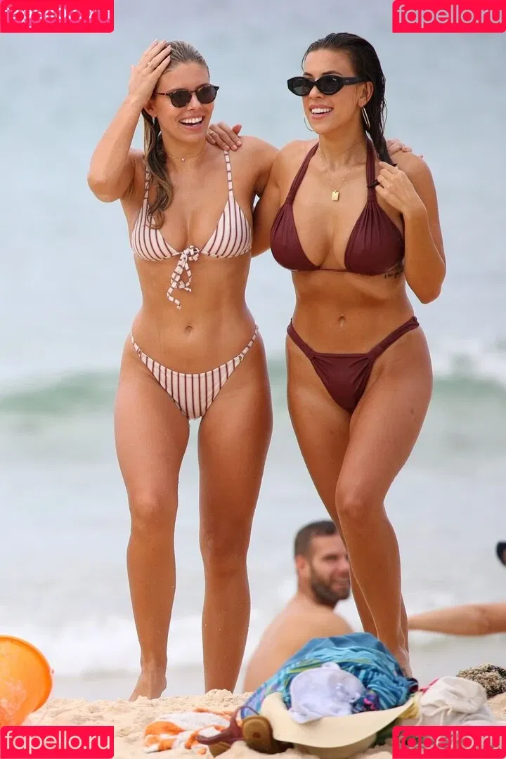 Natasha Oakley / tashoakley Onlyfans Photo Gallery 