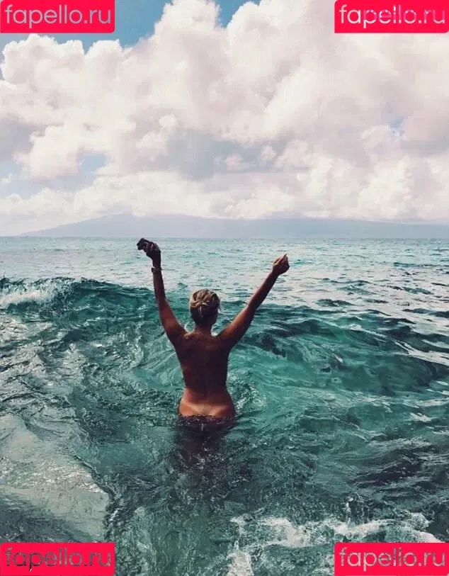 Natasha Oakley / tashoakley Onlyfans Photo Gallery 