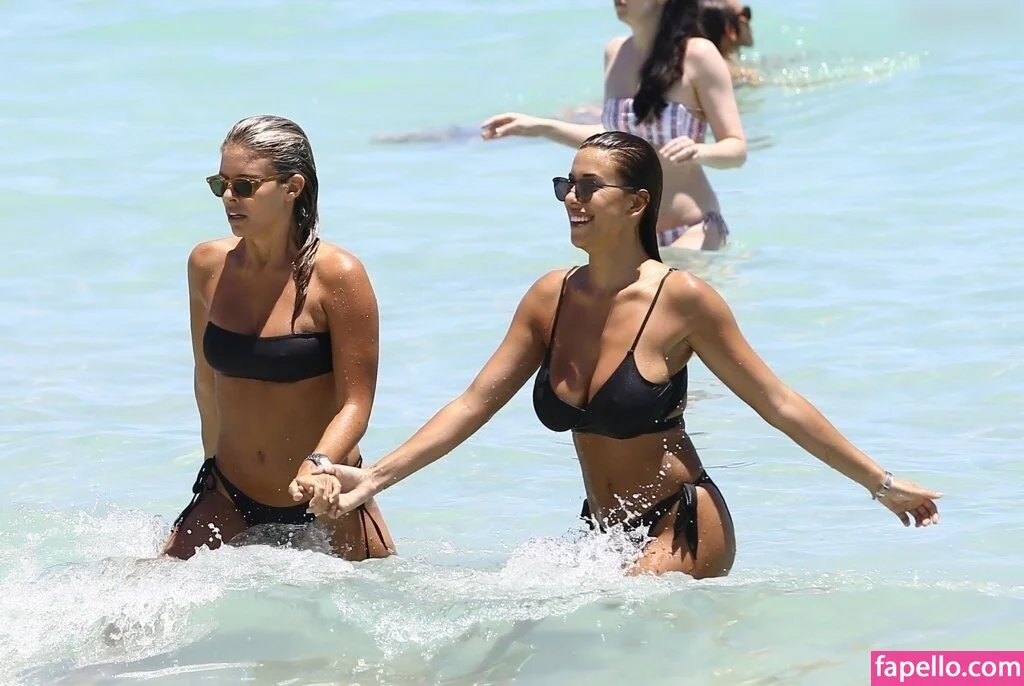 Natasha Oakley / tashoakley Onlyfans Photo Gallery 