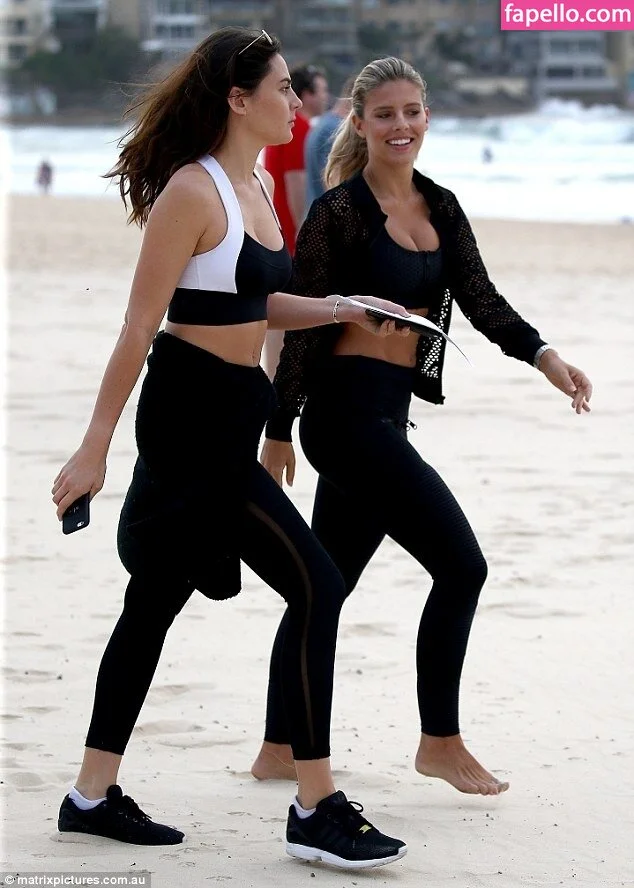 Natasha Oakley / tashoakley Onlyfans Photo Gallery 