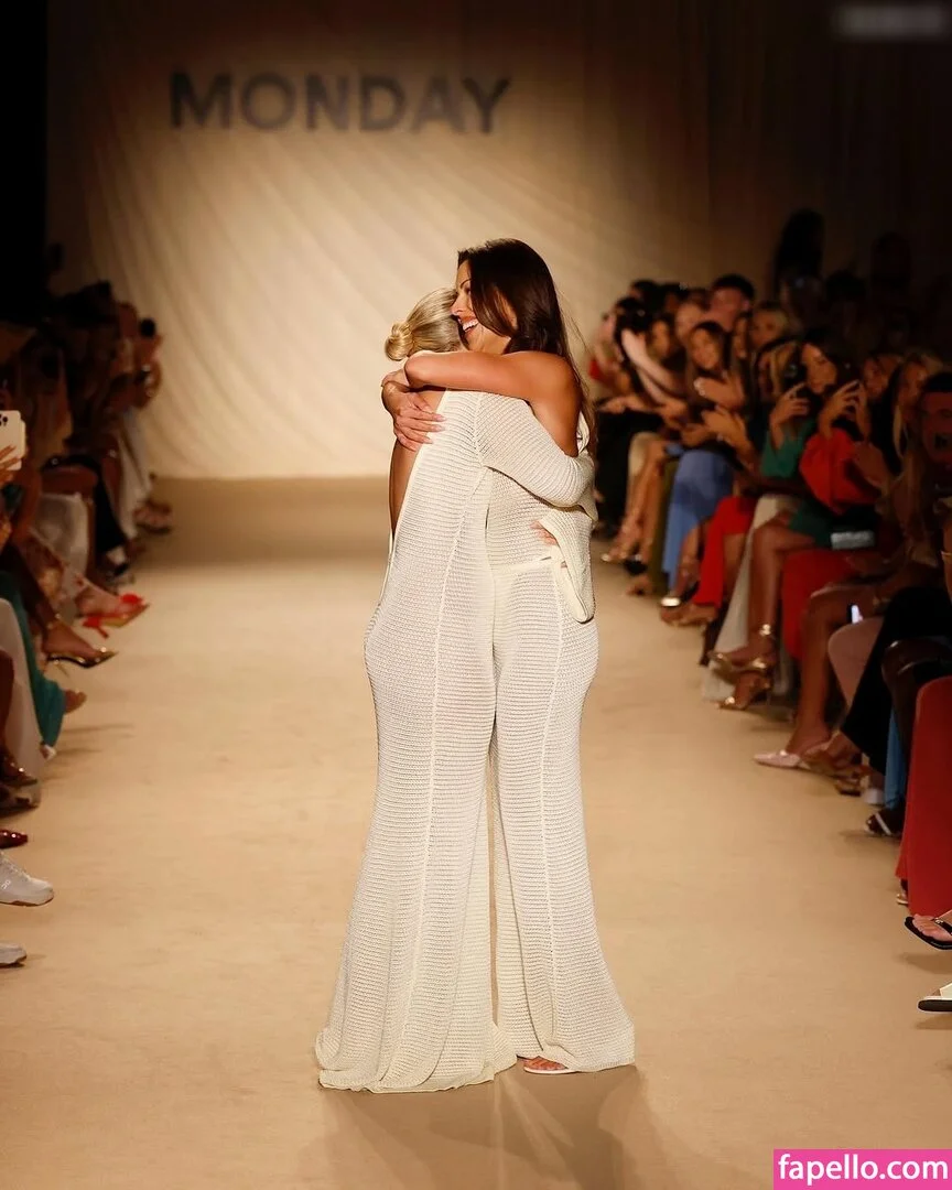 Natasha Oakley / tashoakley Onlyfans Photo Gallery 