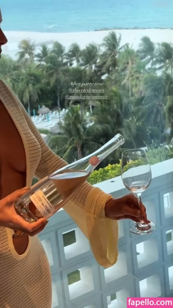 Natasha Oakley / tashoakley Onlyfans Photo Gallery 