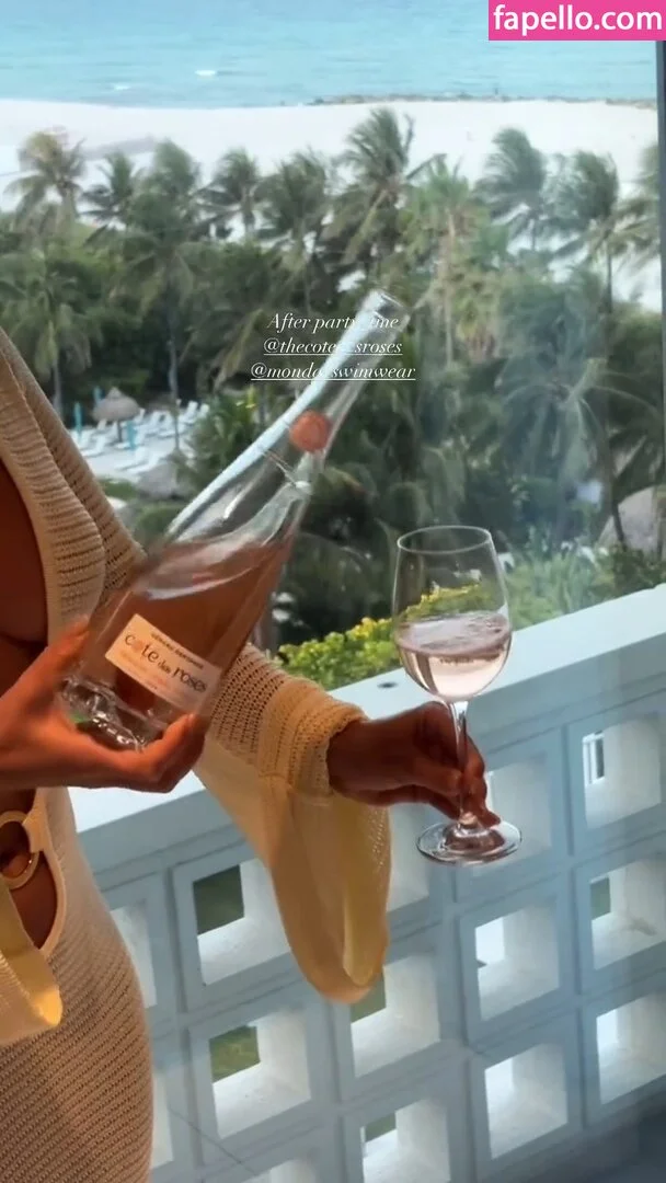 Natasha Oakley / tashoakley Onlyfans Photo Gallery 