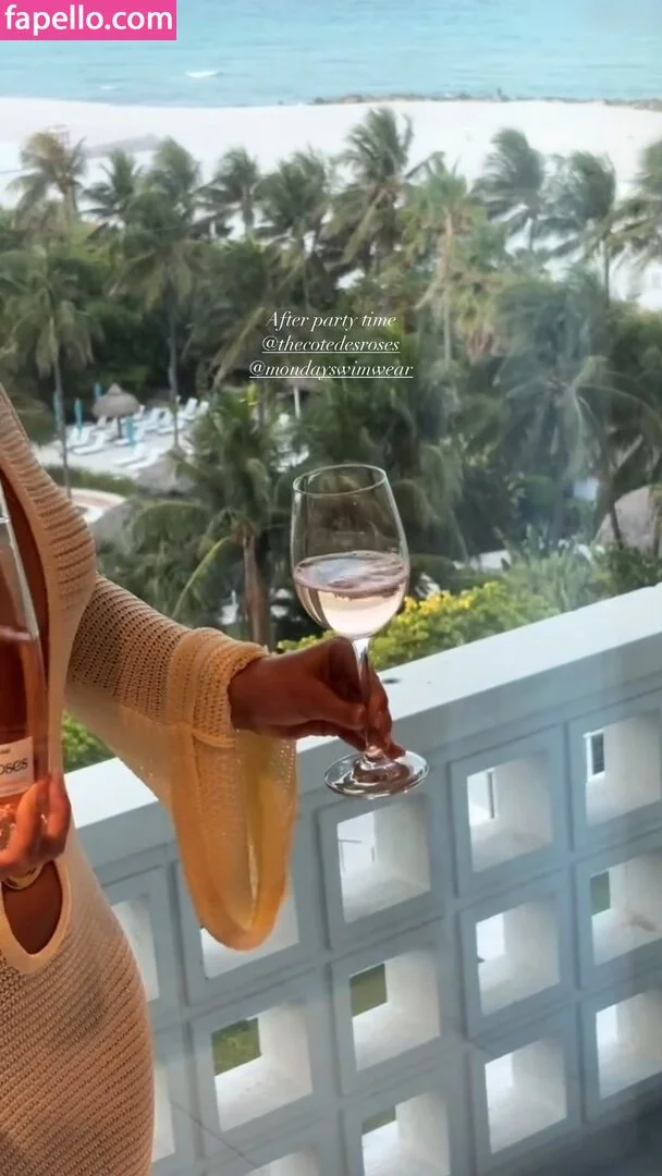 Natasha Oakley / tashoakley Onlyfans Photo Gallery 