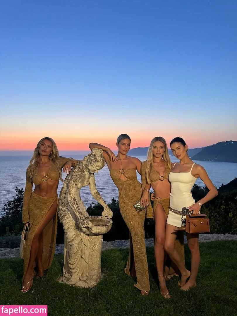 Natasha Oakley / tashoakley Onlyfans Photo Gallery 