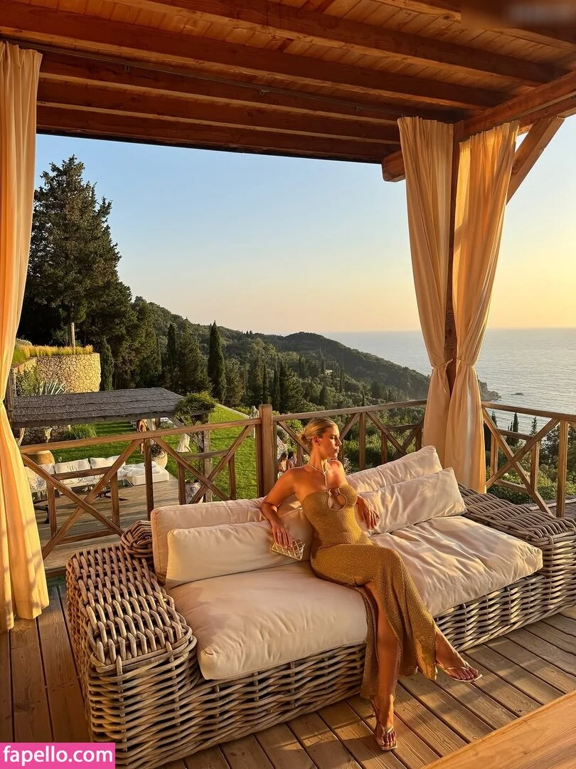 Natasha Oakley / tashoakley Onlyfans Photo Gallery 