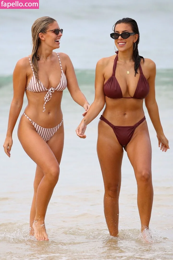 Natasha Oakley / tashoakley Onlyfans Photo Gallery 