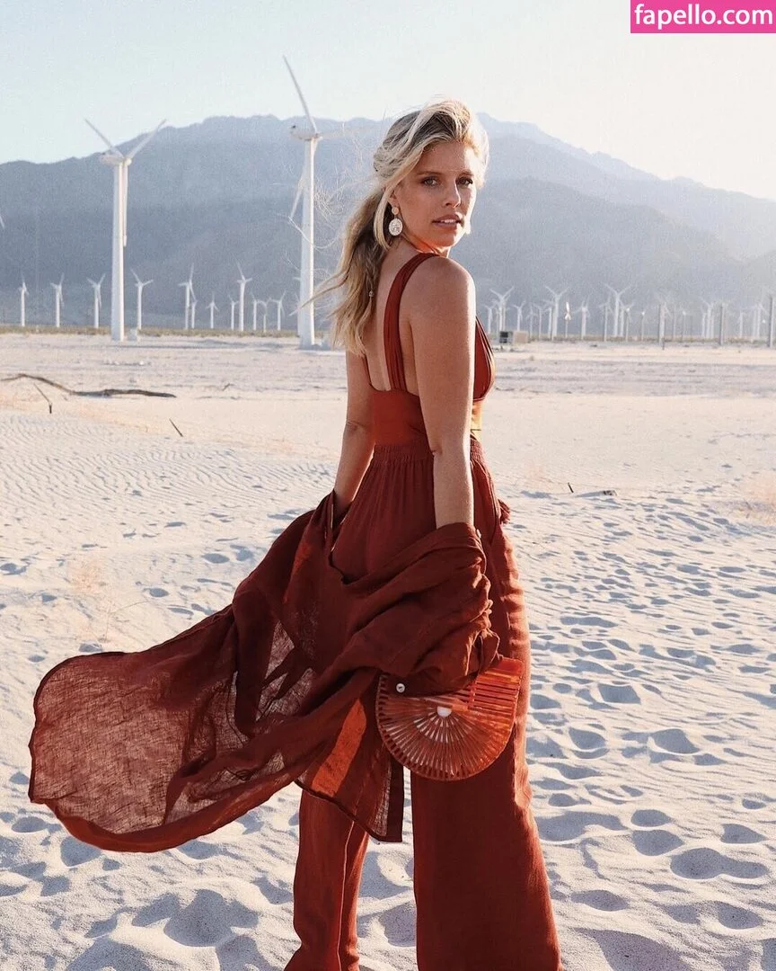 Natasha Oakley / tashoakley Onlyfans Photo Gallery 