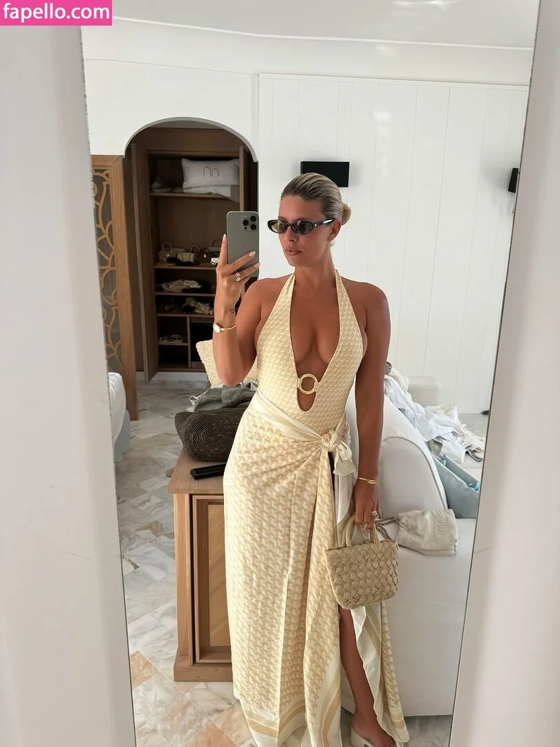 Natasha Oakley / tashoakley Onlyfans Photo Gallery 