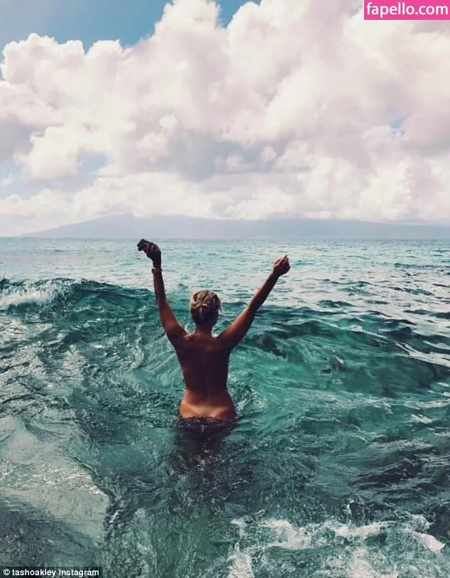 Natasha Oakley / tashoakley Onlyfans Photo Gallery 