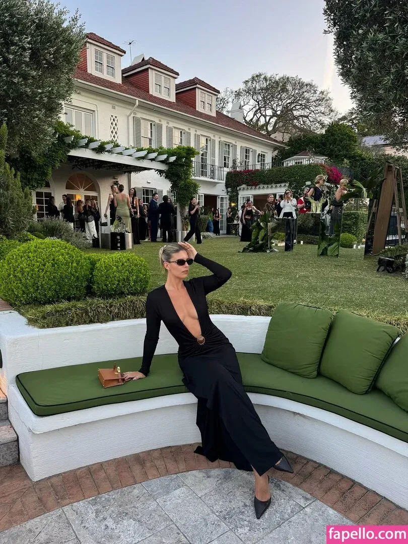 Natasha Oakley / tashoakley Onlyfans Photo Gallery 