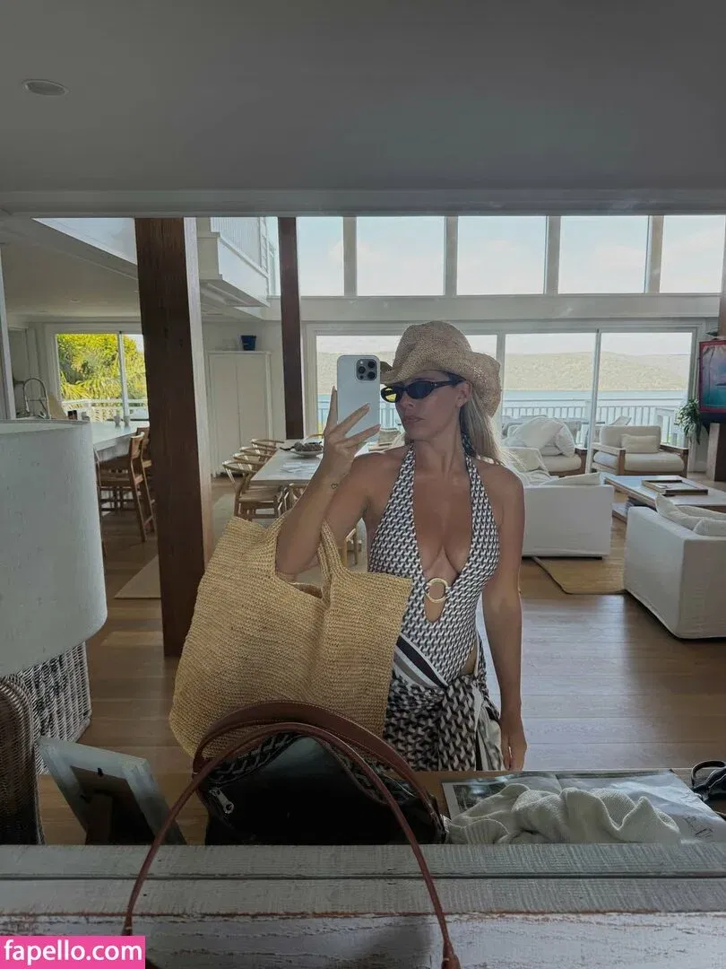 Natasha Oakley / tashoakley Onlyfans Photo Gallery 