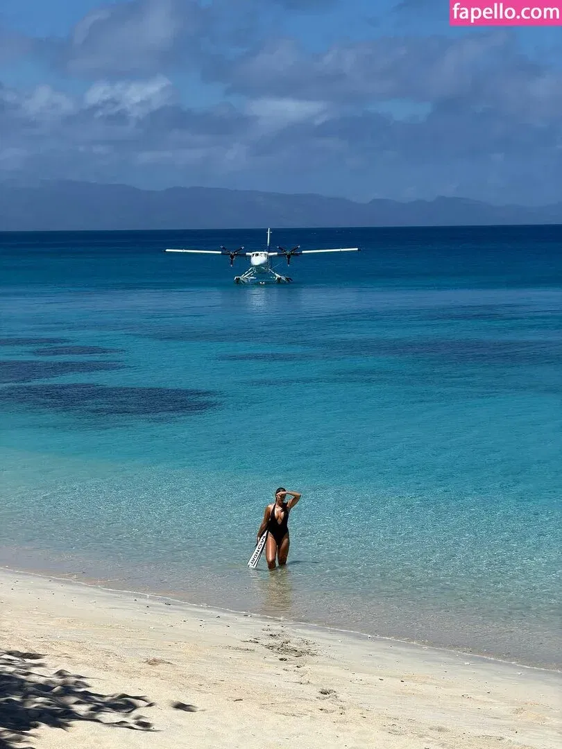 Natasha Oakley / tashoakley Onlyfans Photo Gallery 