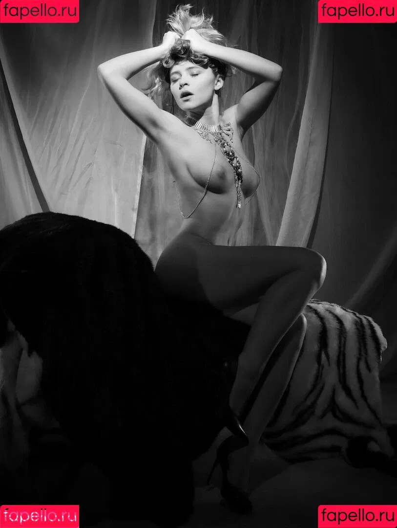 Alice Antoinette / alice_antoinette_official / aliceantoinette / aliceantoinettevip Onlyfans Photo Gallery 