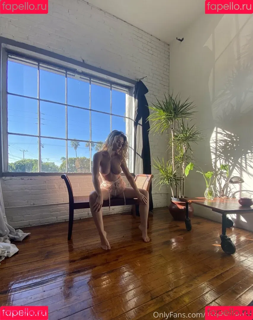 Alice Antoinette / alice_antoinette_official / aliceantoinette / aliceantoinettevip Onlyfans Photo Gallery 