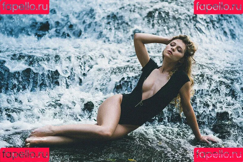 Alice Antoinette / alice_antoinette_official / aliceantoinette / aliceantoinettevip Onlyfans Photo Gallery 