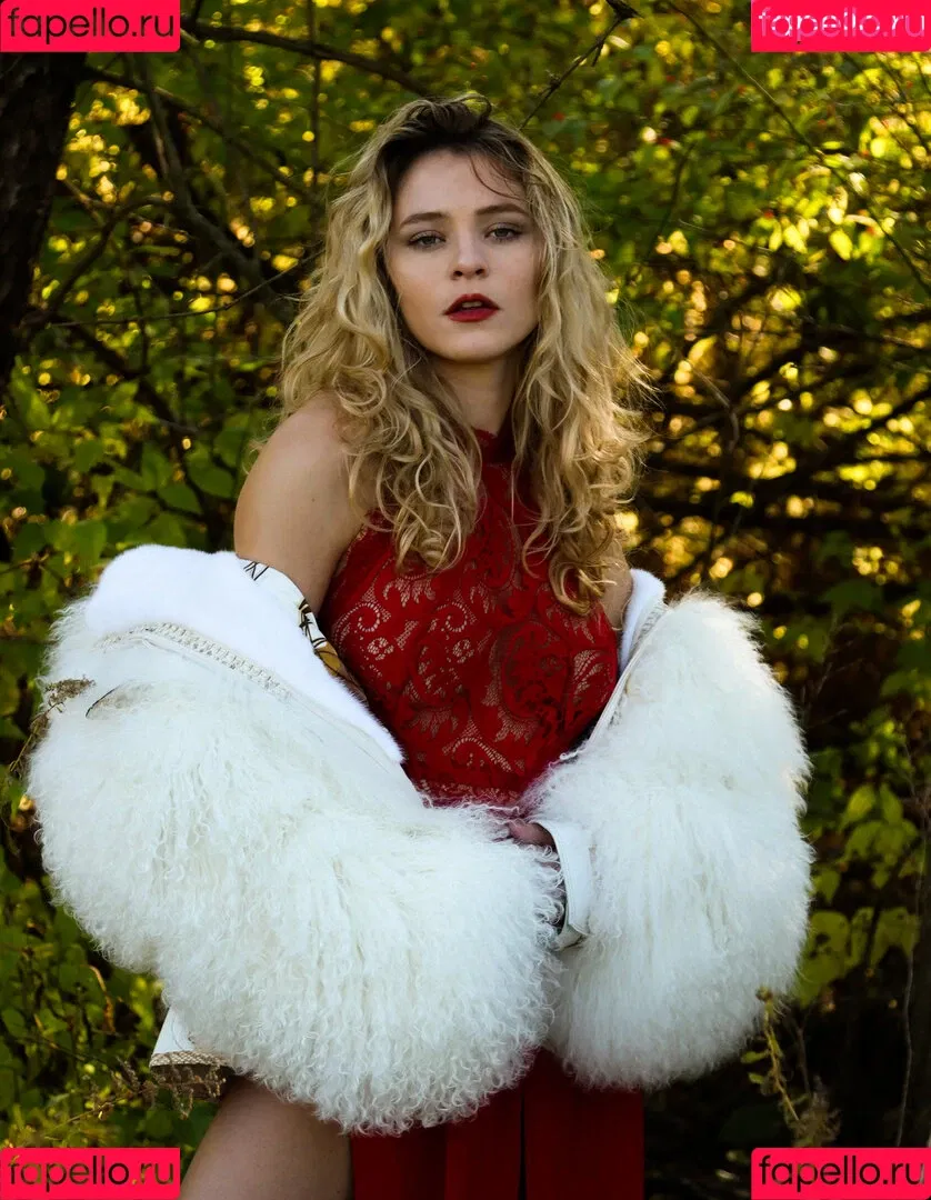 Alice Antoinette / alice_antoinette_official / aliceantoinette / aliceantoinettevip Onlyfans Photo Gallery 
