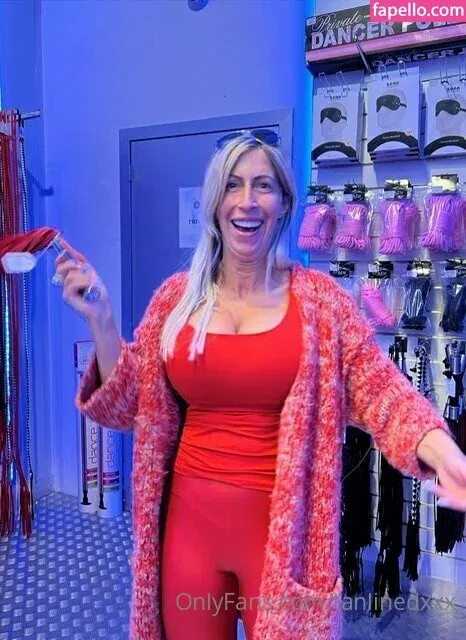 LetzBimbo / Tanlined_W Onlyfans Photo Gallery 