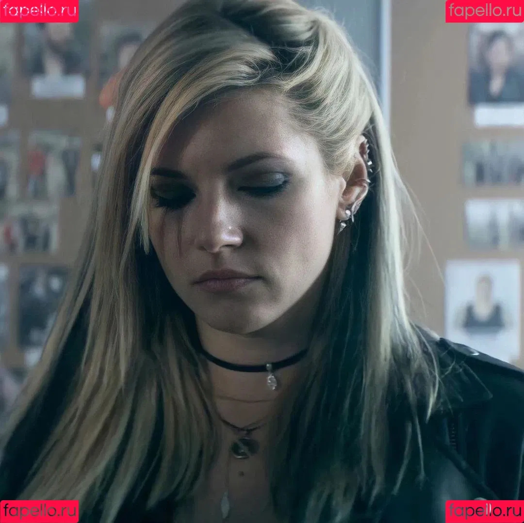 Katheryn Winnick / basic_instinct / katherynwinnick Onlyfans Photo Gallery 