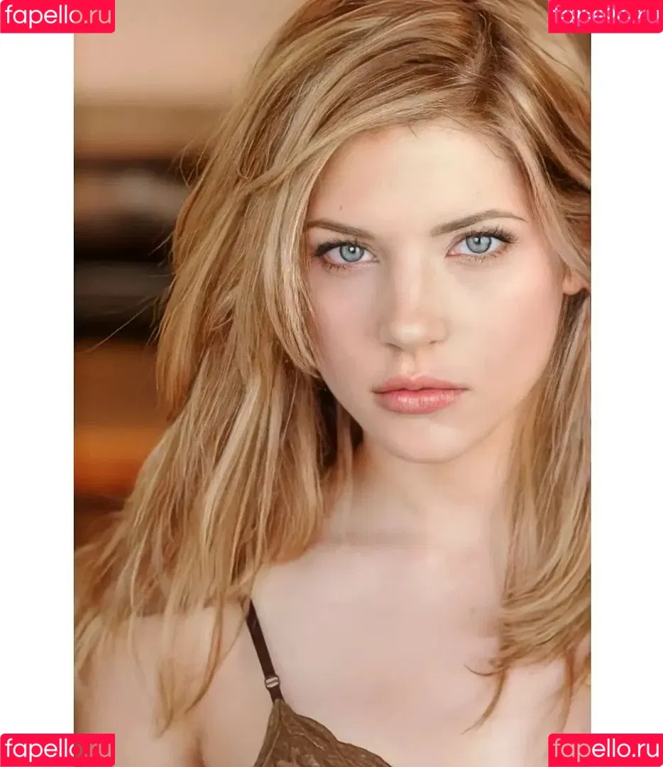Katheryn Winnick / basic_instinct / katherynwinnick Onlyfans Photo Gallery 