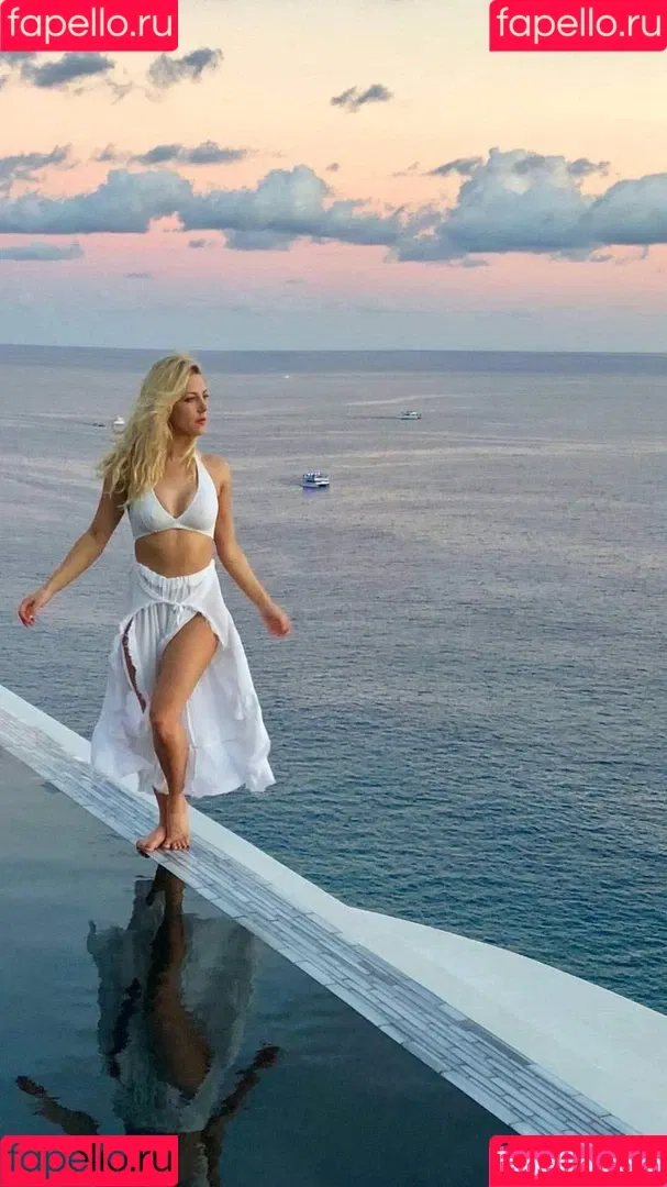 Katheryn Winnick / basic_instinct / katherynwinnick Onlyfans Photo Gallery 