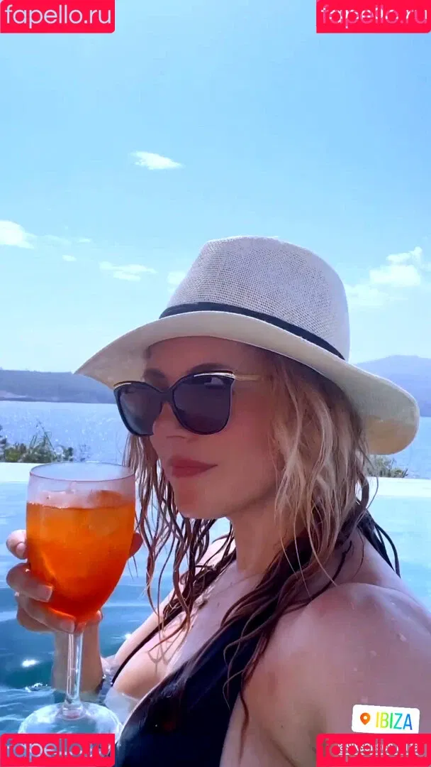 Katheryn Winnick / basic_instinct / katherynwinnick Onlyfans Photo Gallery 