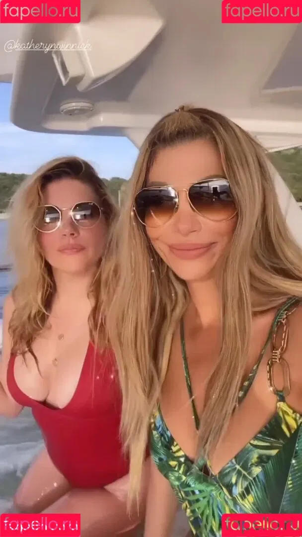 Katheryn Winnick / basic_instinct / katherynwinnick Onlyfans Photo Gallery 