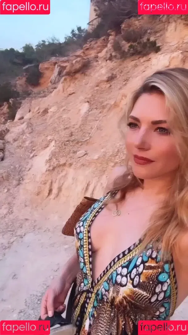Katheryn Winnick / basic_instinct / katherynwinnick Onlyfans Photo Gallery 