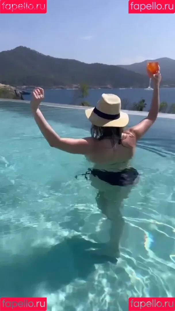 Katheryn Winnick / basic_instinct / katherynwinnick Onlyfans Photo Gallery 