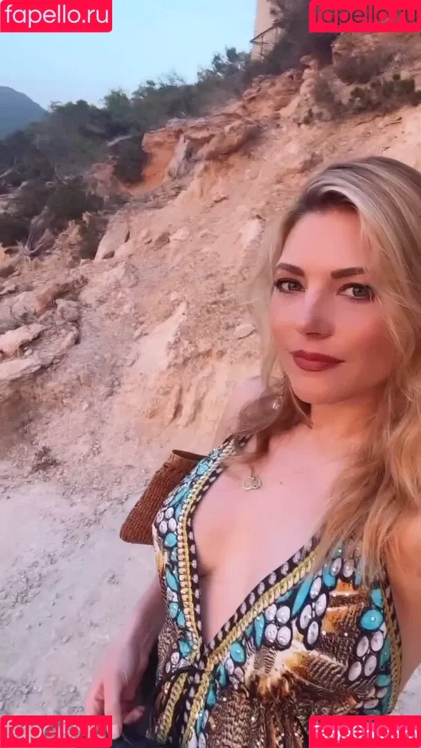 Katheryn Winnick / basic_instinct / katherynwinnick Onlyfans Photo Gallery 