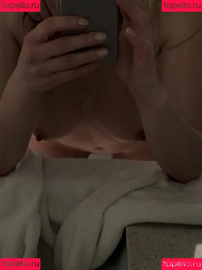 Katheryn Winnick / basic_instinct / katherynwinnick Onlyfans Photo Gallery 