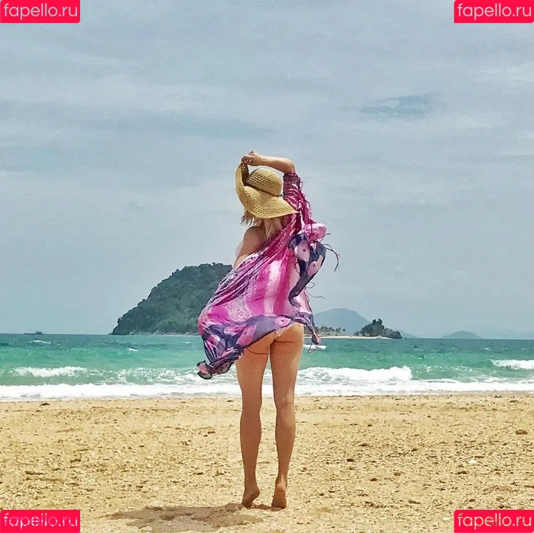Katheryn Winnick / basic_instinct / katherynwinnick Onlyfans Photo Gallery 