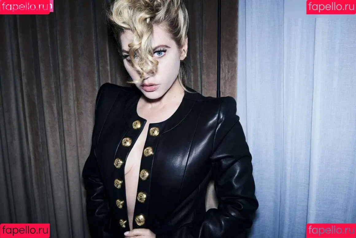Katheryn Winnick / basic_instinct / katherynwinnick Onlyfans Photo Gallery 