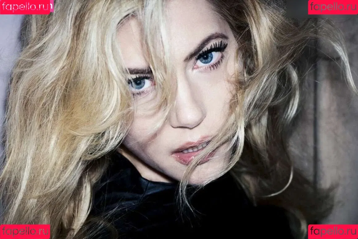 Katheryn Winnick / basic_instinct / katherynwinnick Onlyfans Photo Gallery 