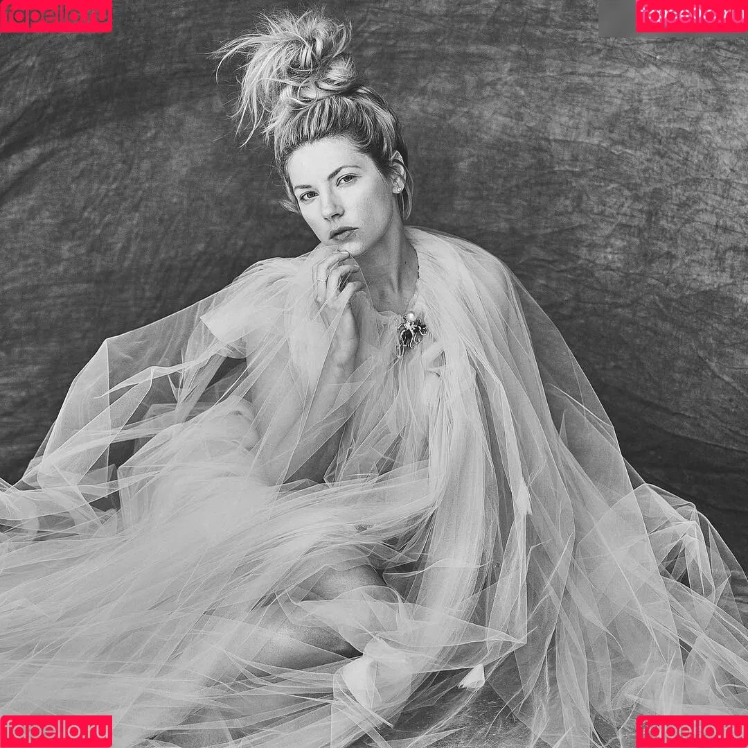 Katheryn Winnick / basic_instinct / katherynwinnick Onlyfans Photo Gallery 