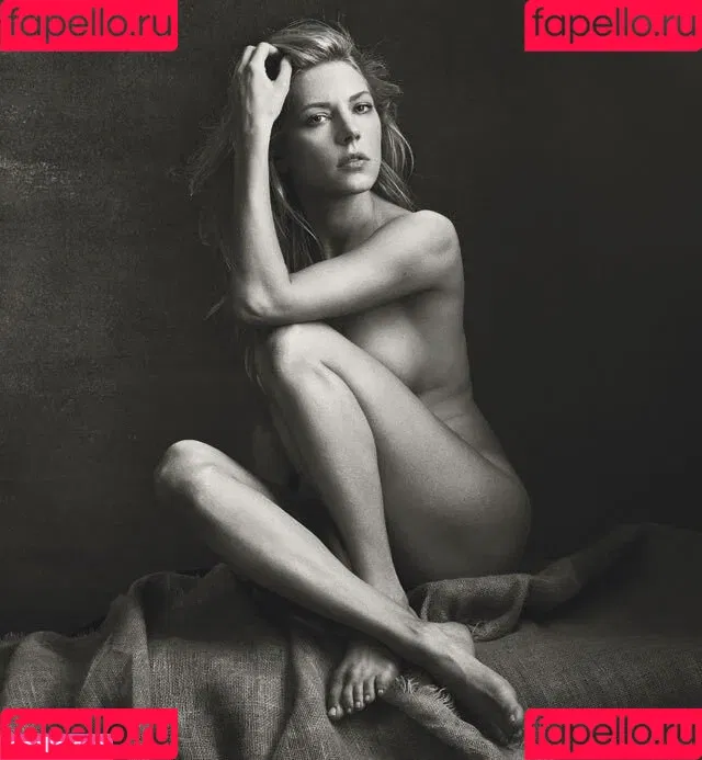 Katheryn Winnick / basic_instinct / katherynwinnick Onlyfans Photo Gallery 