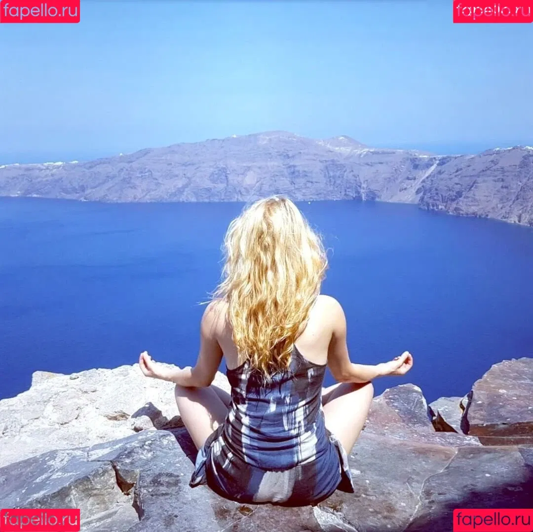 Katheryn Winnick / basic_instinct / katherynwinnick Onlyfans Photo Gallery 