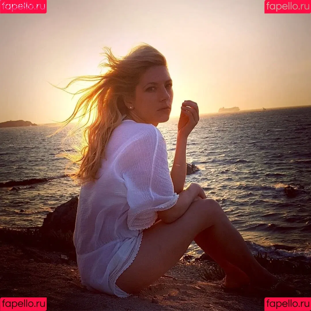 Katheryn Winnick / basic_instinct / katherynwinnick Onlyfans Photo Gallery 