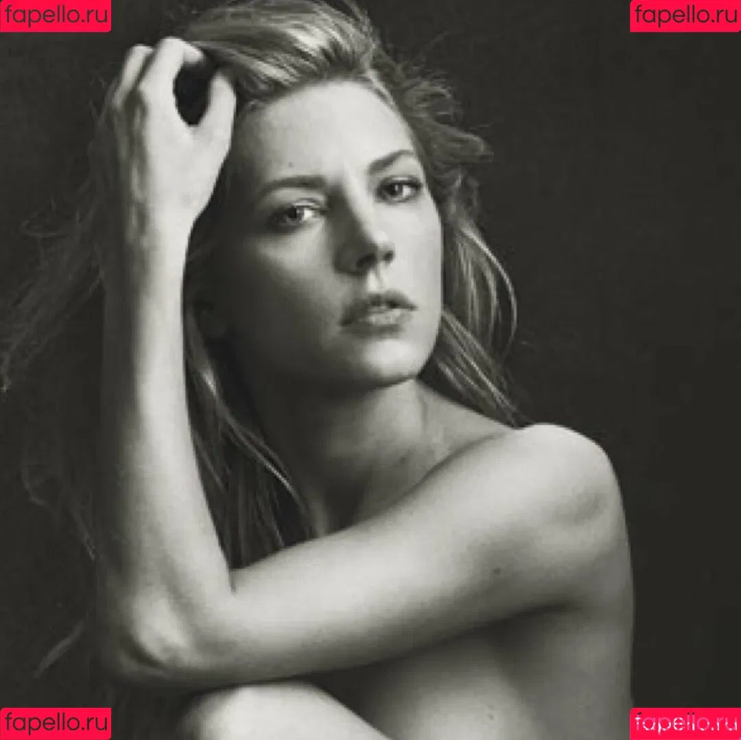 Katheryn Winnick / basic_instinct / katherynwinnick Onlyfans Photo Gallery 