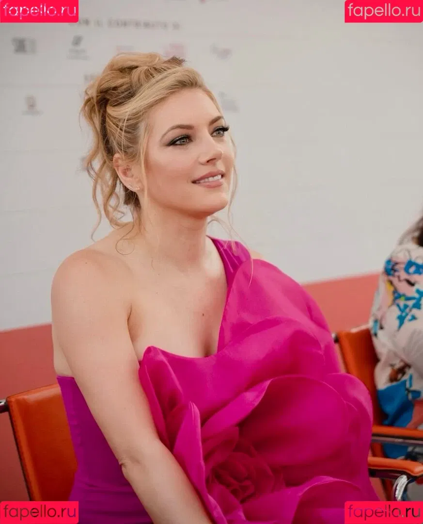 Katheryn Winnick / basic_instinct / katherynwinnick Onlyfans Photo Gallery 