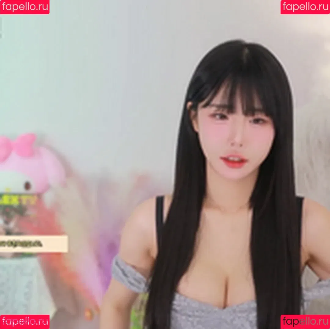 ad1yn2 Patreon / ad1yn2ii / addielyn Onlyfans Photo Gallery 