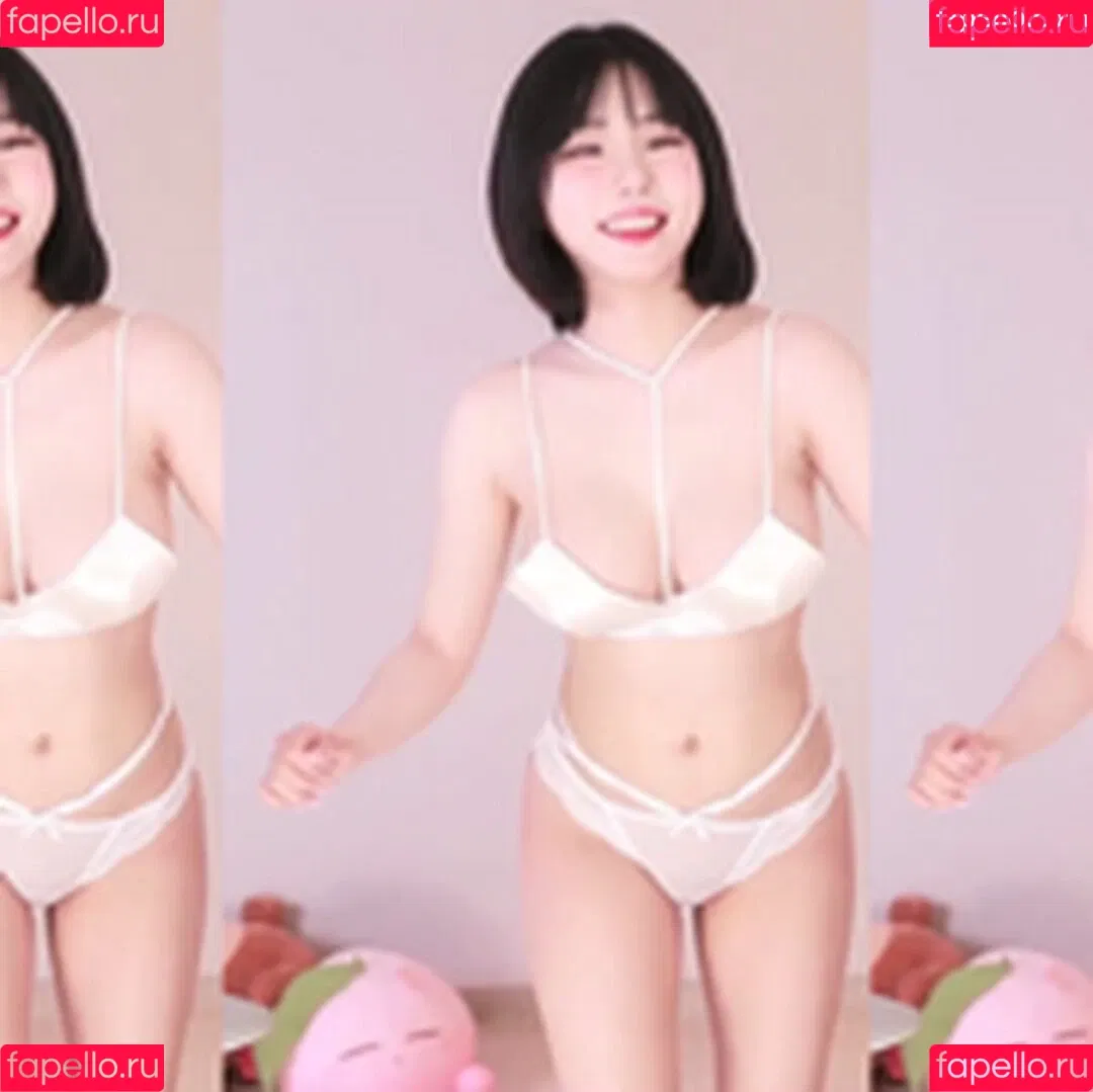 ad1yn2 Patreon / ad1yn2ii / addielyn Onlyfans Photo Gallery 