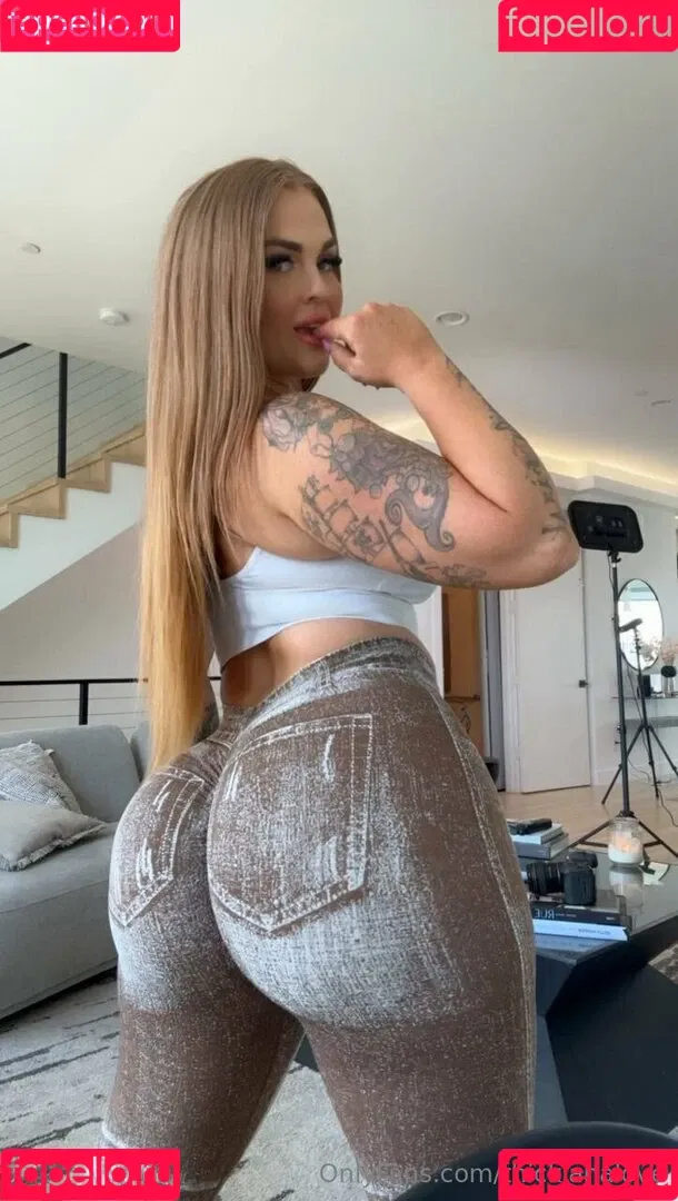 Lana Love / iwantlanalove / lanalovemusic / thicklanalove Onlyfans Photo Gallery 