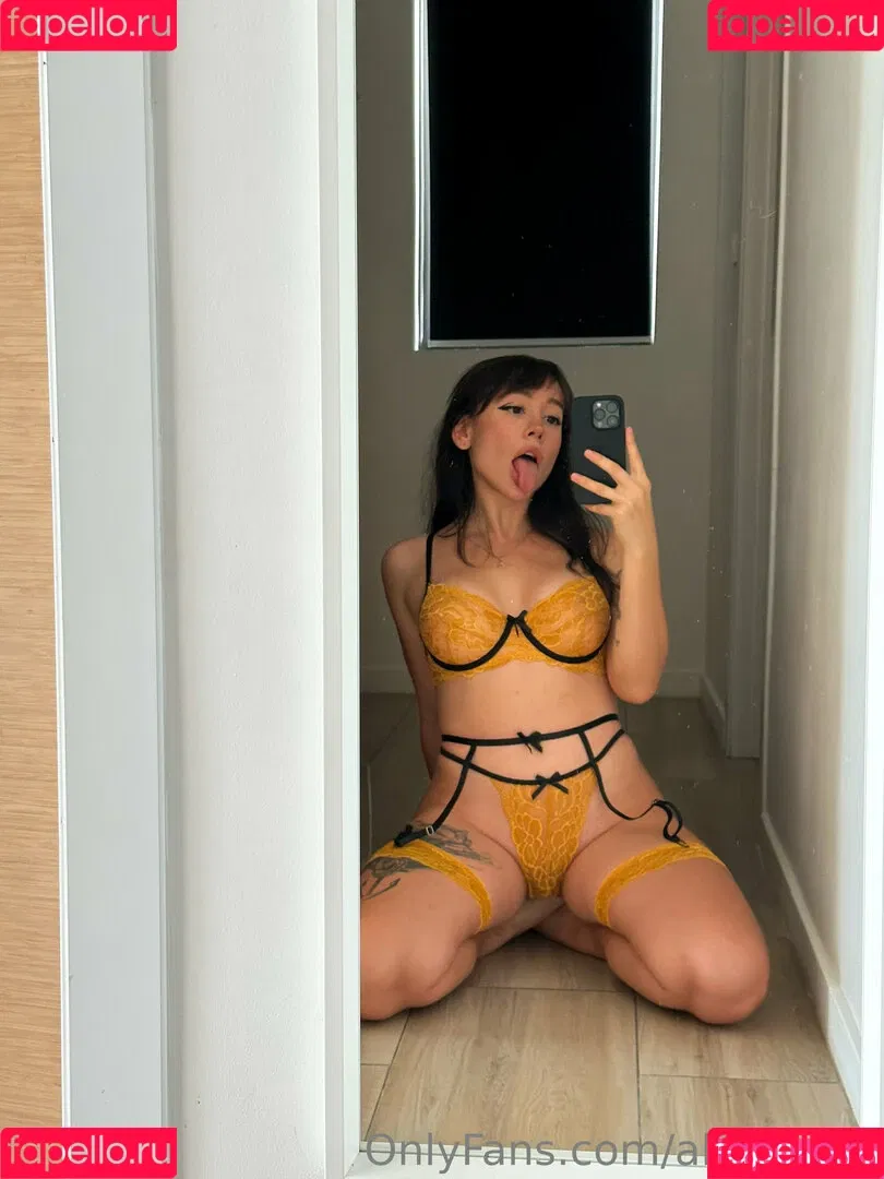 AliceBong / HheadShhot Onlyfans Photo Gallery 