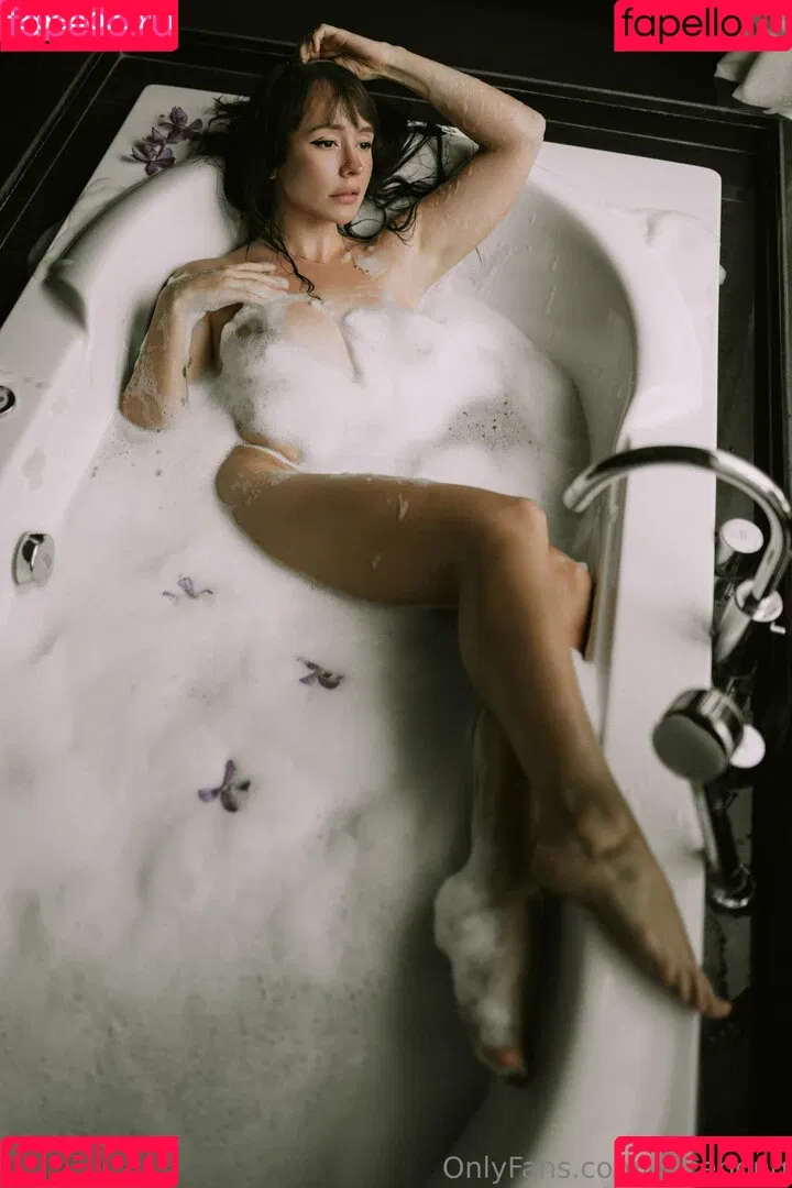 AliceBong / HheadShhot Onlyfans Photo Gallery 