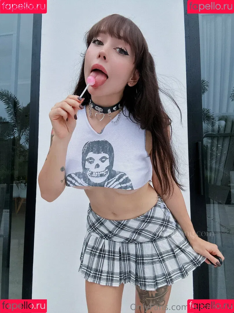 AliceBong / HheadShhot Onlyfans Photo Gallery 