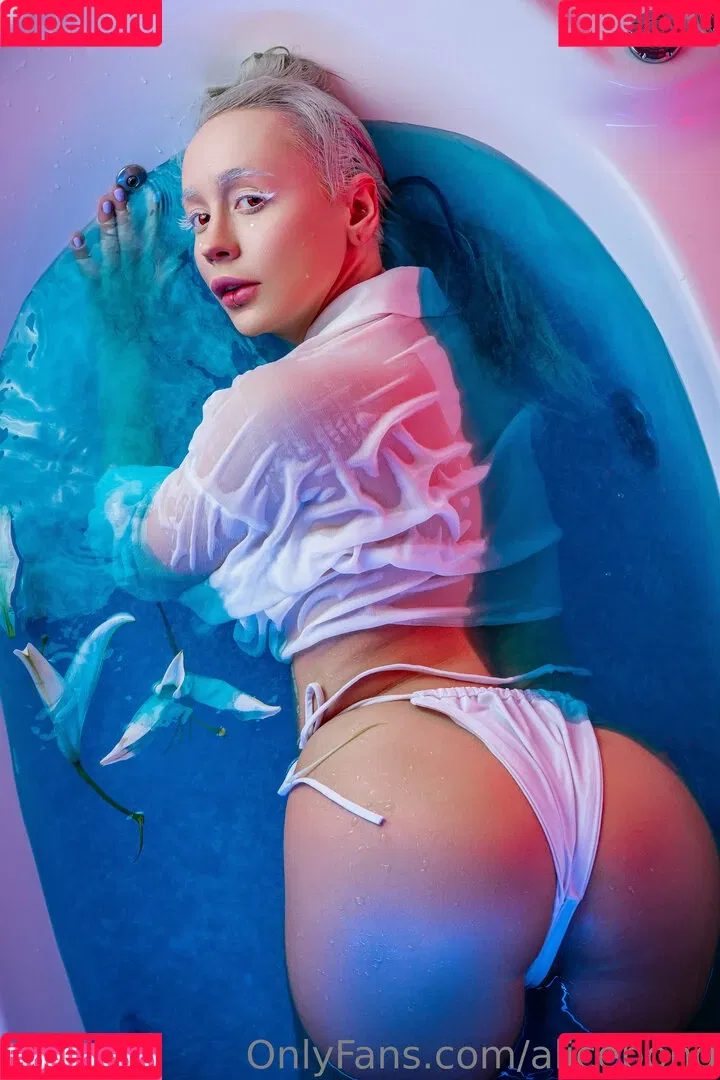 AliceBong / HheadShhot Onlyfans Photo Gallery 